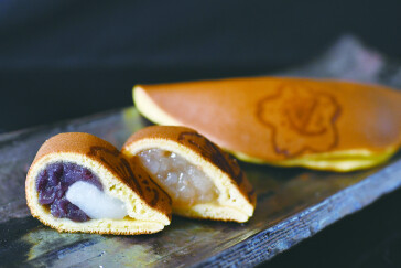 よこすか焼き(小倉あん3個・白あん2個)